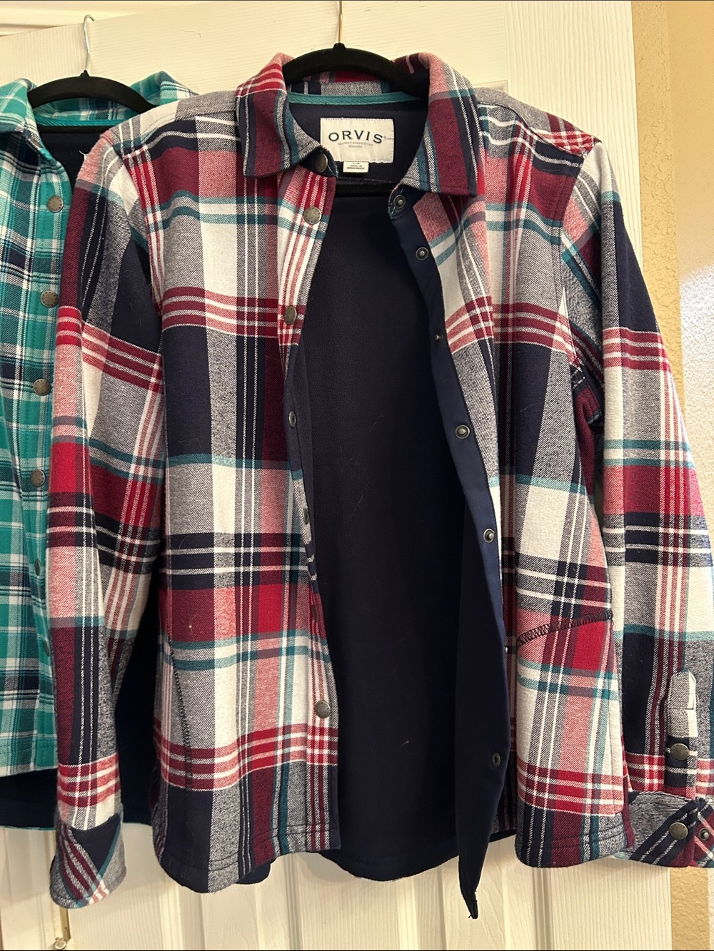 Orvis lined shirts/shackets.  See if 3, 2 larges, 1 medium, barely worn. - Picture 3 of 5